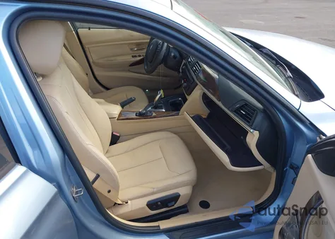 2013 BMW 328I из США, поврежденный, VIN WBA3A5C53DF355405